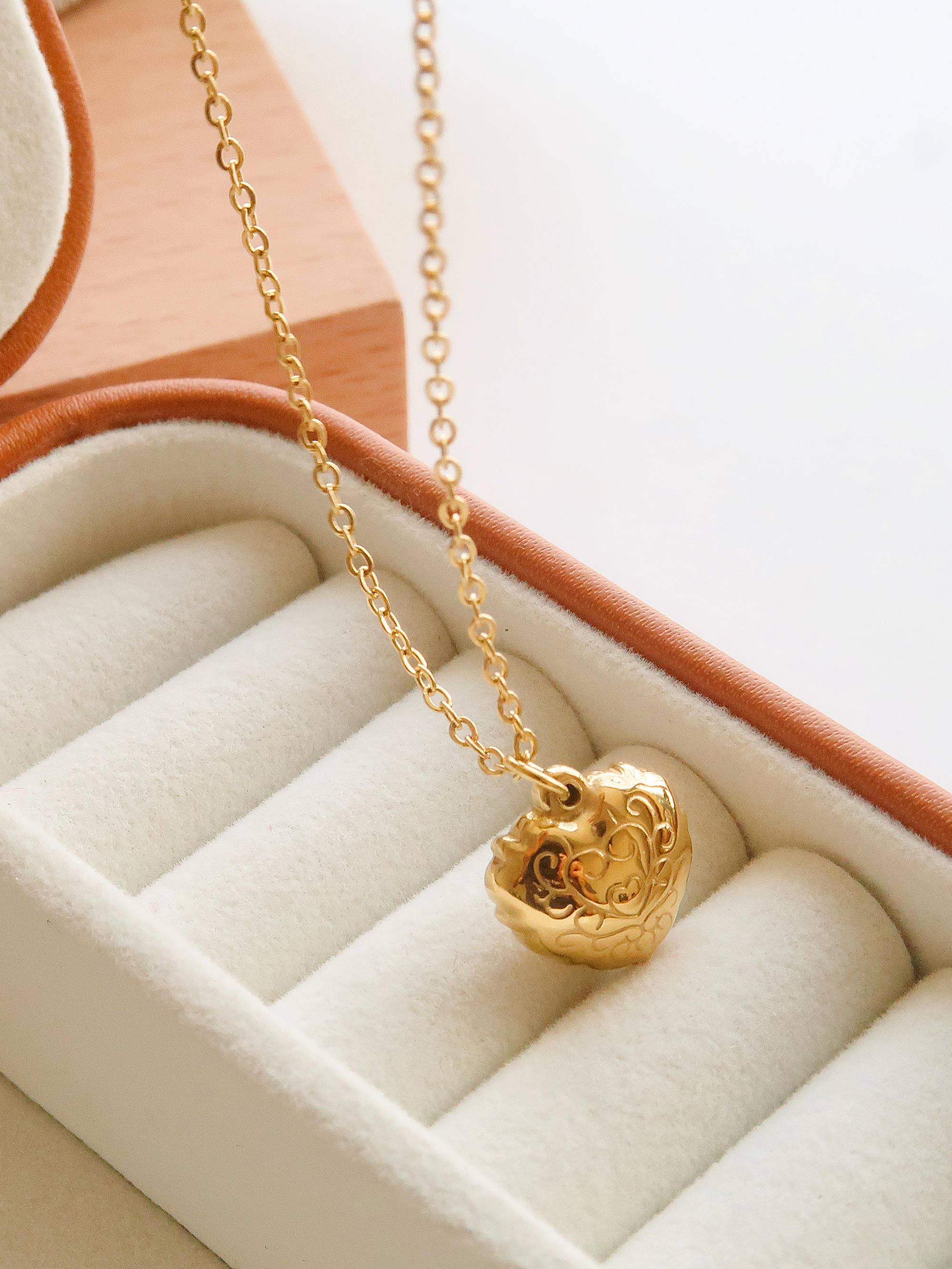 ◆VINTAGE HOLLYWOOD◆ Petit Two Heart Necklace VH249ONE003M 1990s Tiffany Co. Double Open Heart Necklace 0.50 Inch Rose