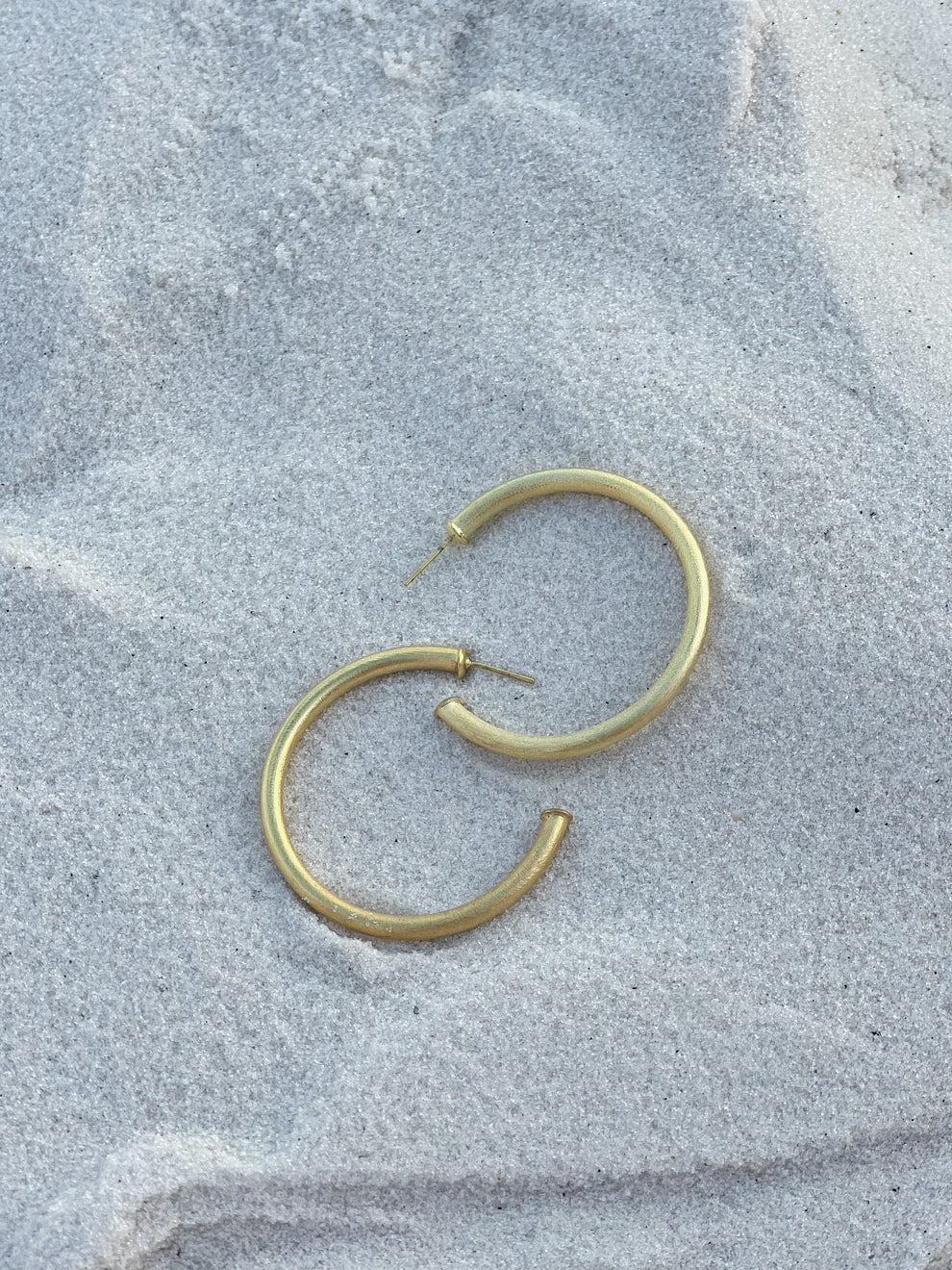Small Everybody's Favorite Hoops - Brushed Gold