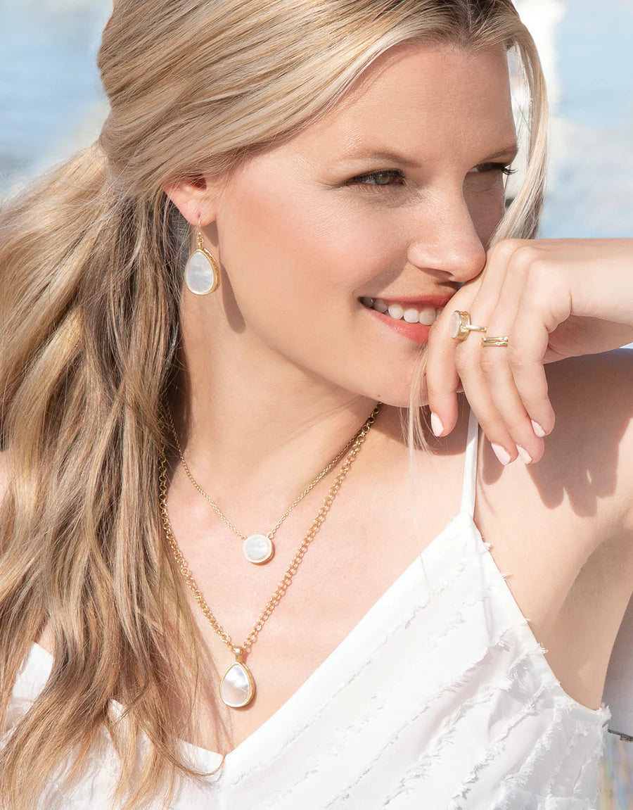 Naia Teardrop Necklace 20"