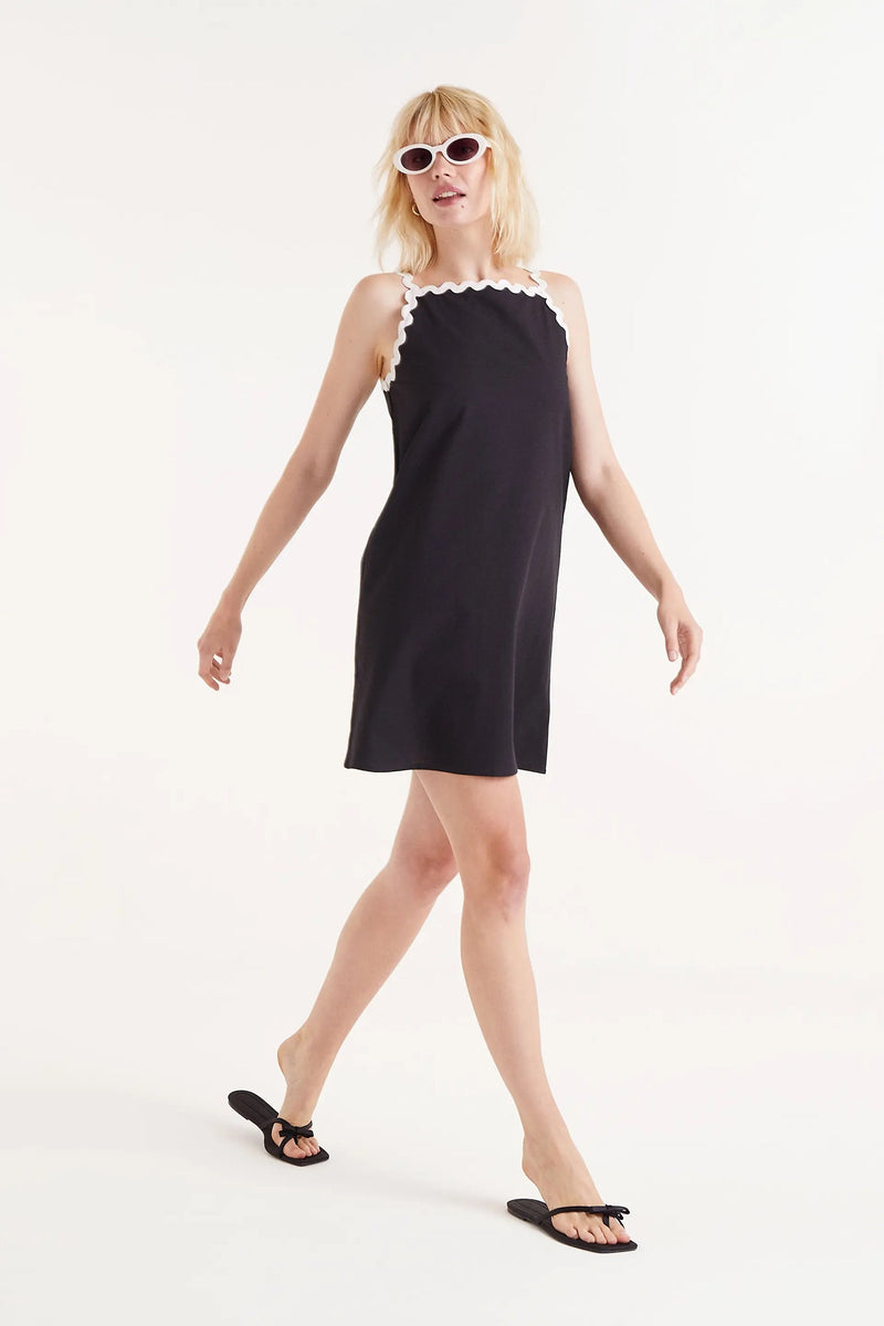 Short Black Picunela Dress