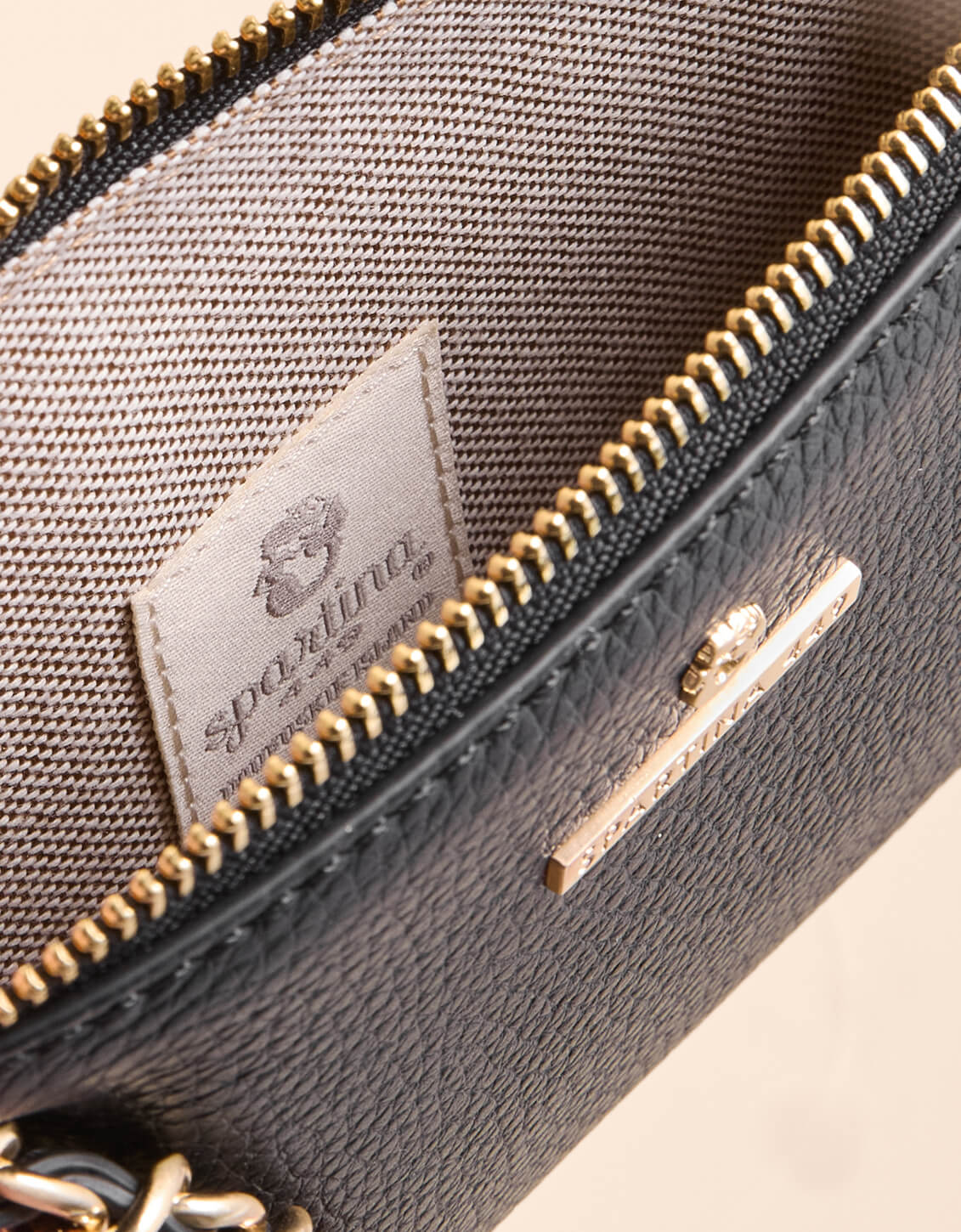 Sinclair Wristlet in Black